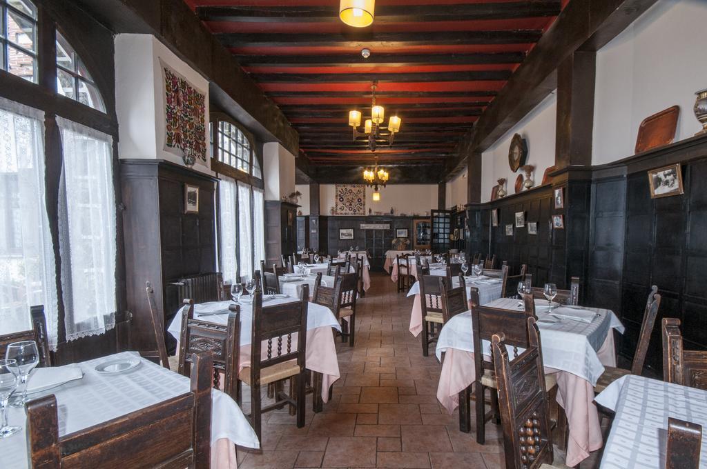 Hostal Ayestaran II Lekunberri Exteriör bild