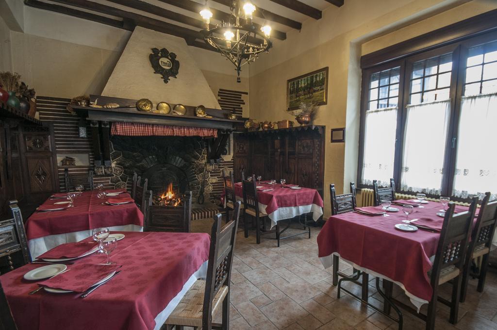 Hostal Ayestaran II Lekunberri Exteriör bild