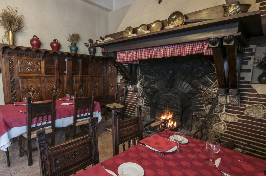 Hostal Ayestaran II Lekunberri Exteriör bild