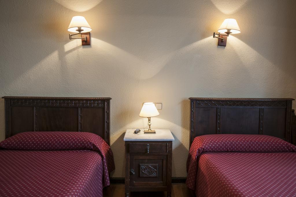 Hostal Ayestaran II Lekunberri Exteriör bild