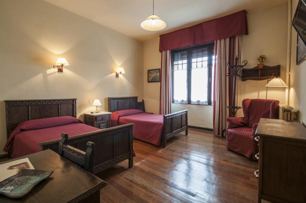 Hostal Ayestaran II Lekunberri Exteriör bild