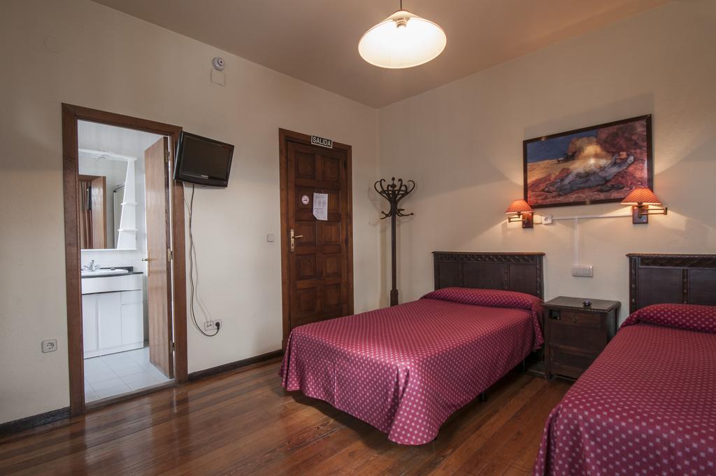 Hostal Ayestaran II Lekunberri Exteriör bild