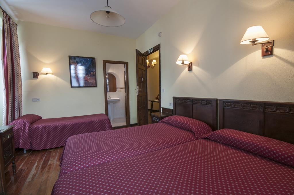 Hostal Ayestaran II Lekunberri Exteriör bild