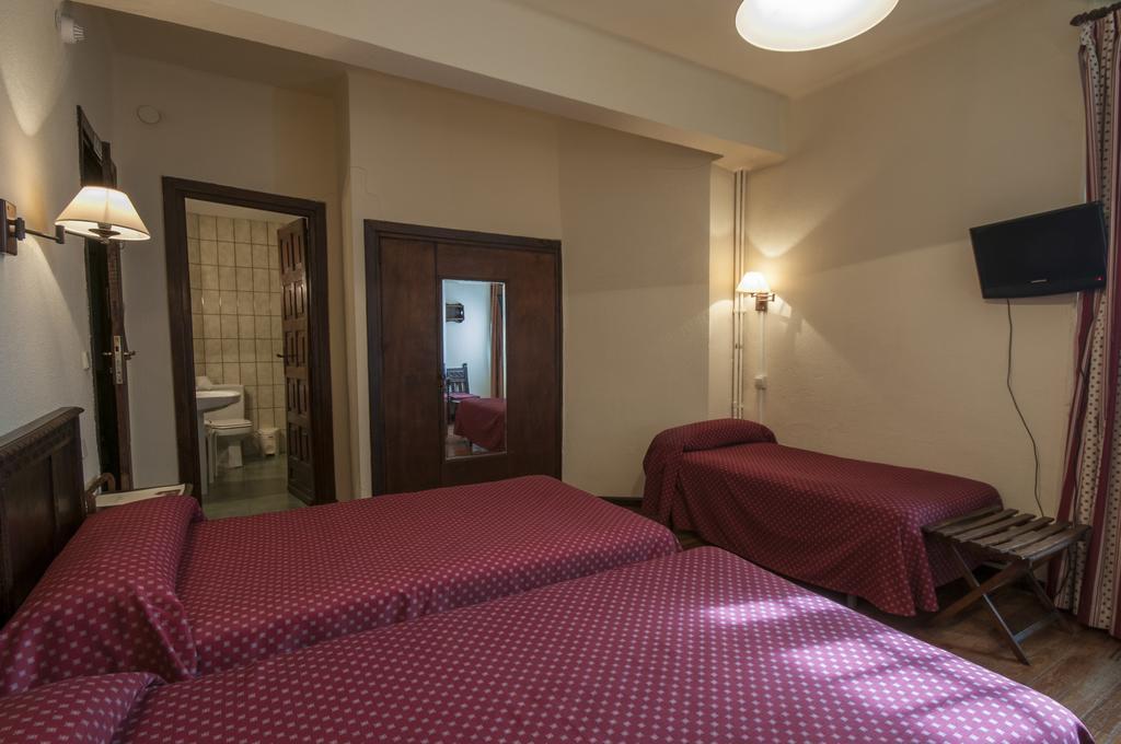 Hostal Ayestaran II Lekunberri Exteriör bild