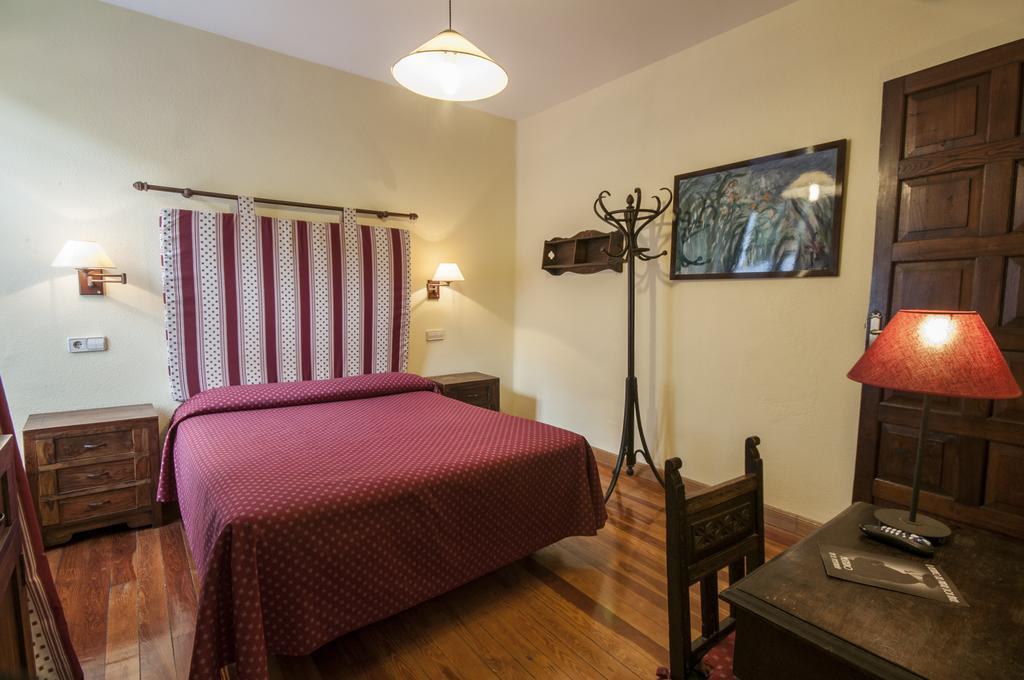 Hostal Ayestaran II Lekunberri Exteriör bild